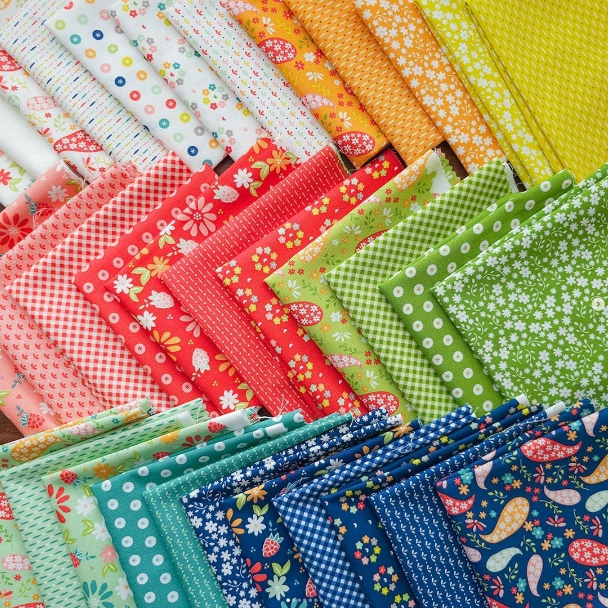 Raspberry Summer Fat Quarter Bundle | Sherri & Chelsi | 34 FQs | SKU ...