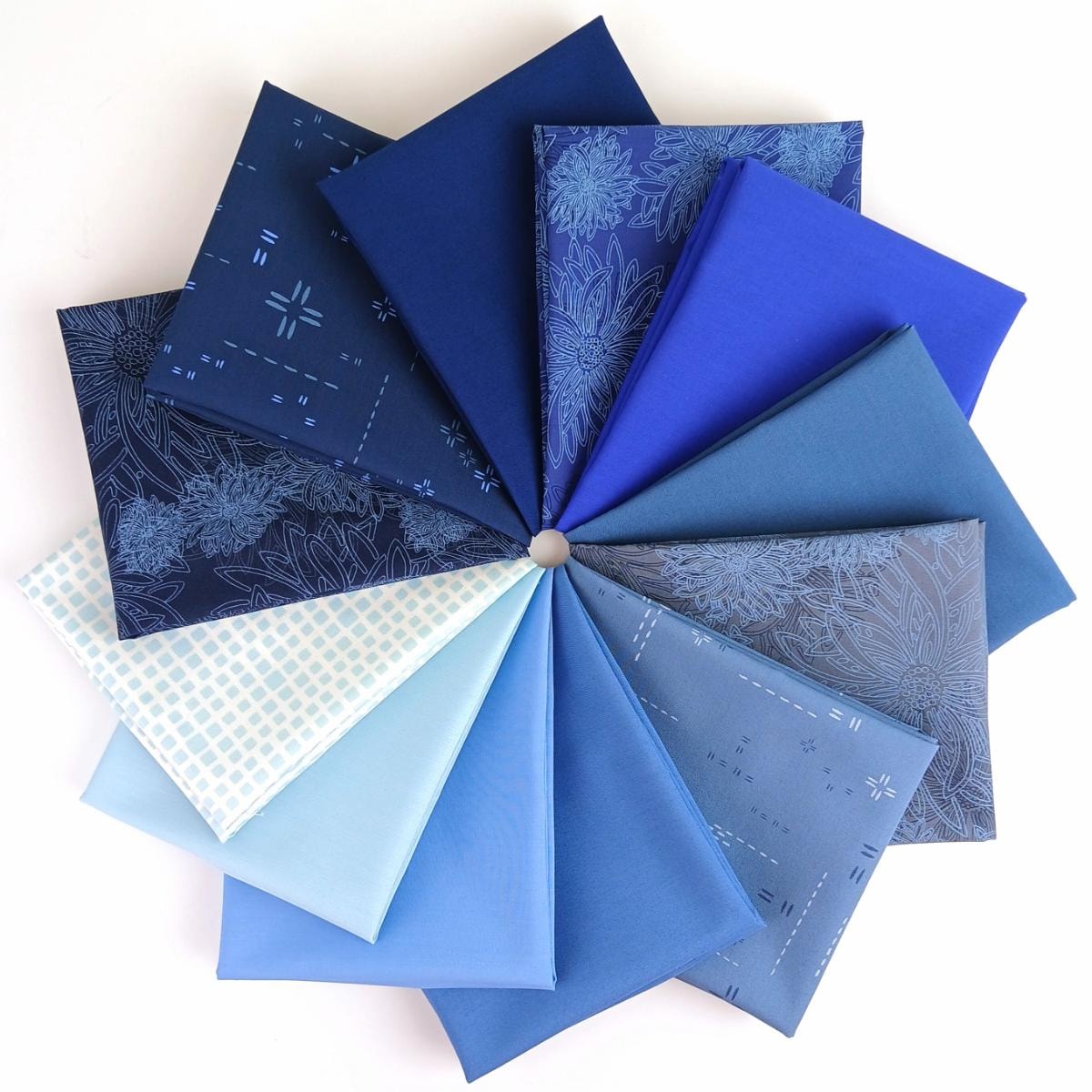 True Blue Coordinates Fat Quarter Bundle | Maureen Cracknell | 12 FQs